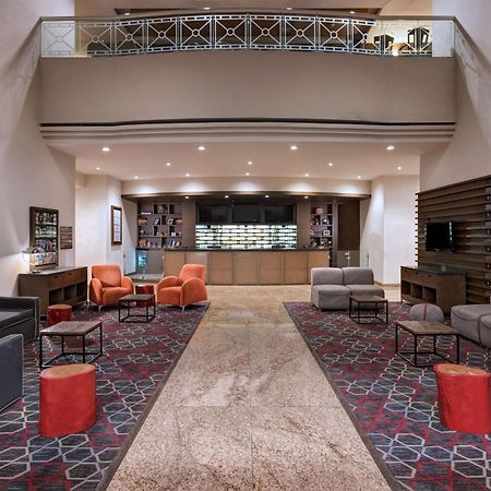 Four Points By Sheraton Galerias Monterrey Extérieur photo The lobby of the hotel