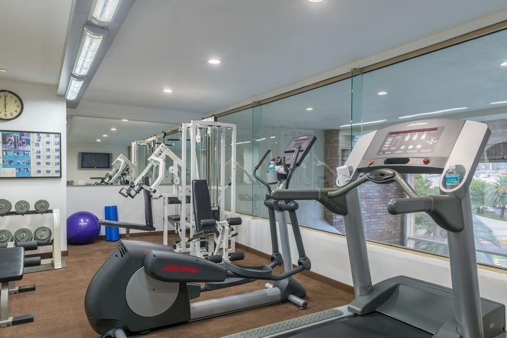 Four Points By Sheraton Galerias Monterrey Extérieur photo The gym at the hotel