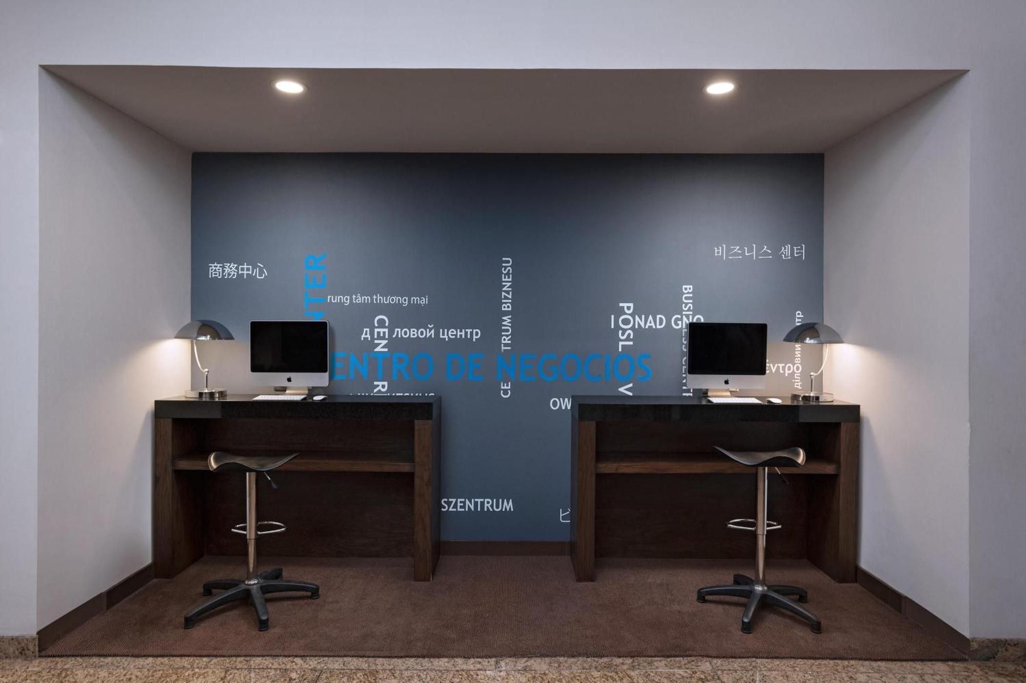 Four Points By Sheraton Galerias Monterrey Extérieur photo Business center