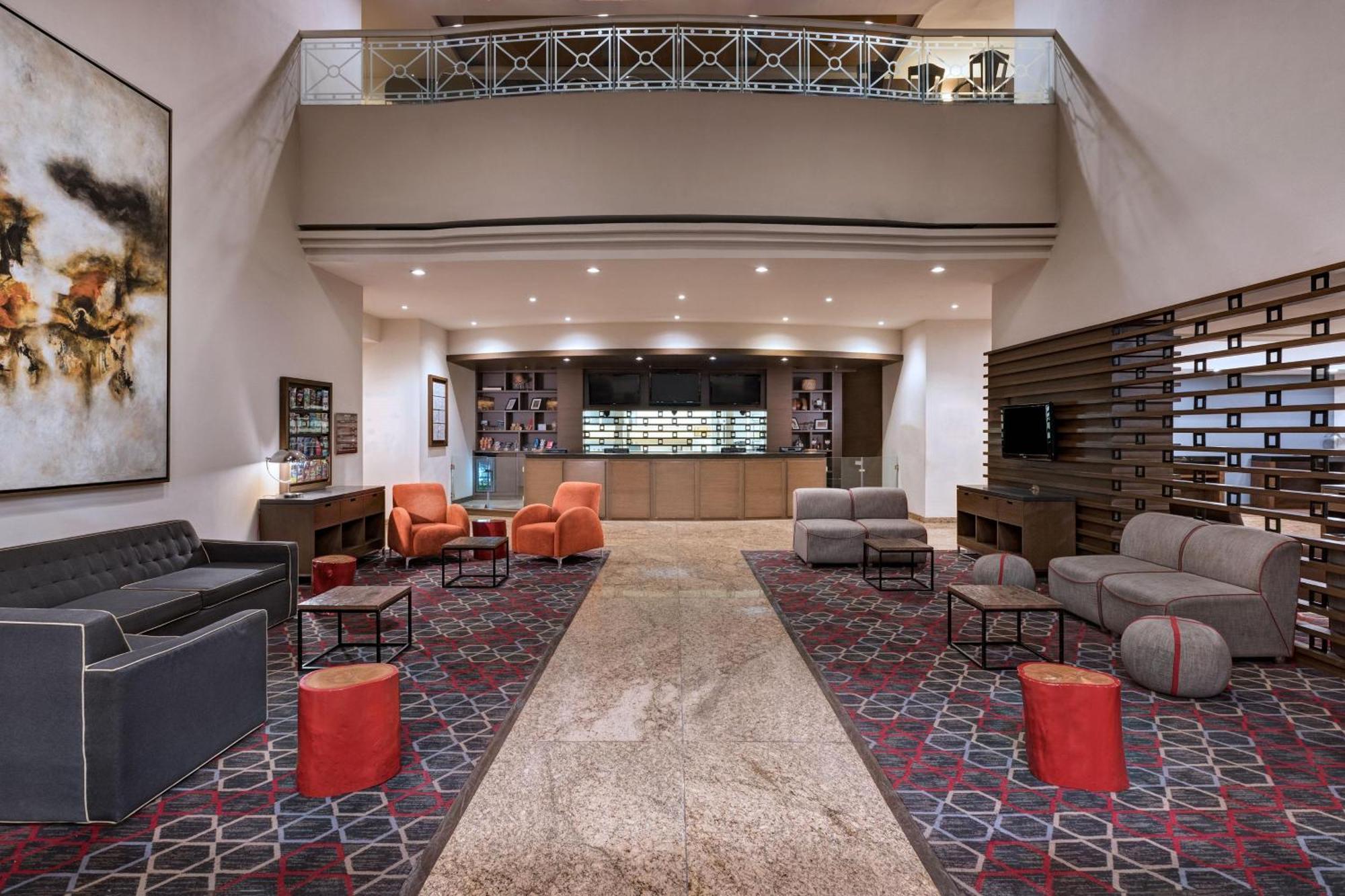 Four Points By Sheraton Galerias Monterrey Extérieur photo The lobby of the hotel