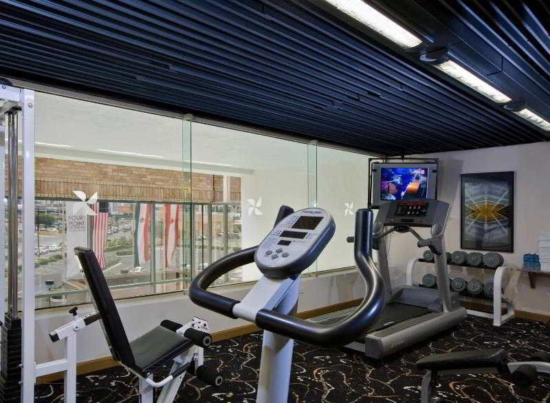 Four Points By Sheraton Galerias Monterrey Extérieur photo The gym at the hotel